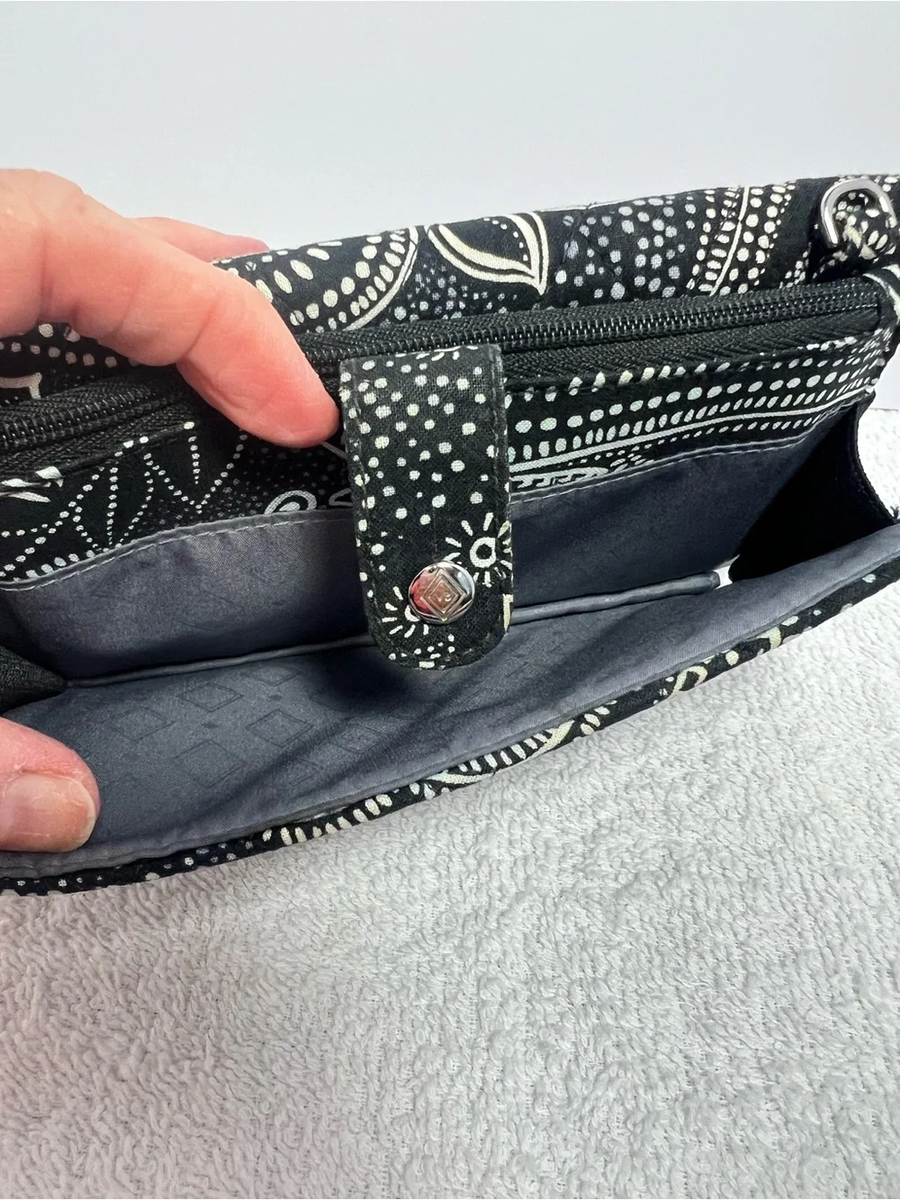 Vera Bradley RFID Mini Tri-Fold Wallet Black and White Paisley Quilted - Picture 7 of 11